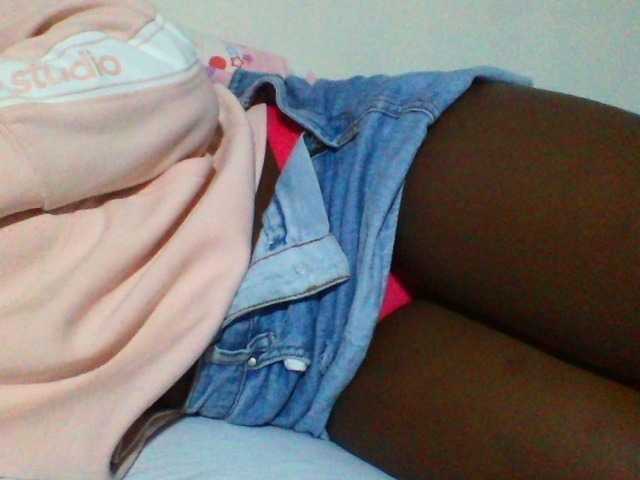 Sexyyves live cam on BongaCams