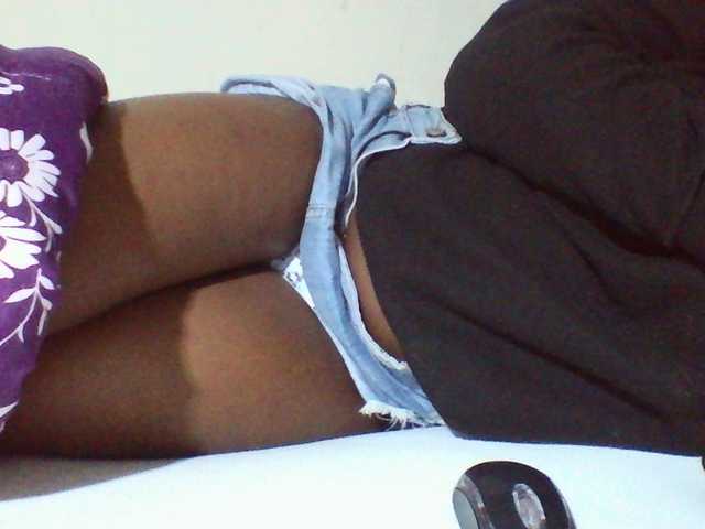 Sexyyves live cam on BongaCams