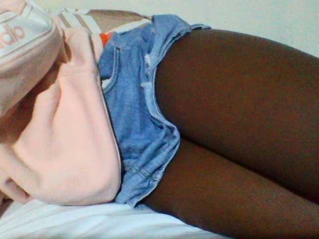 Sexyyves live cam on BongaCams