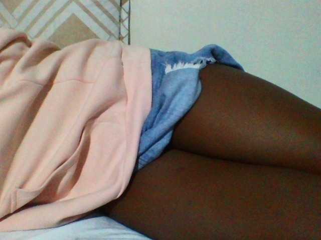 Sexyyves live cam on BongaCams