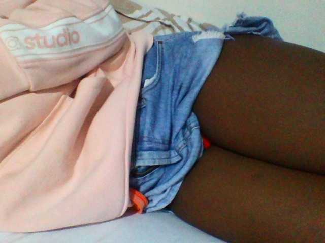 Sexyyves live cam on BongaCams