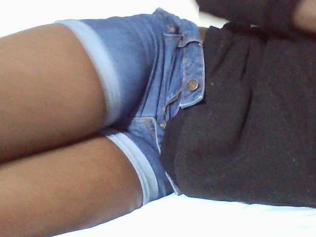 Sexyyves live cam on BongaCams