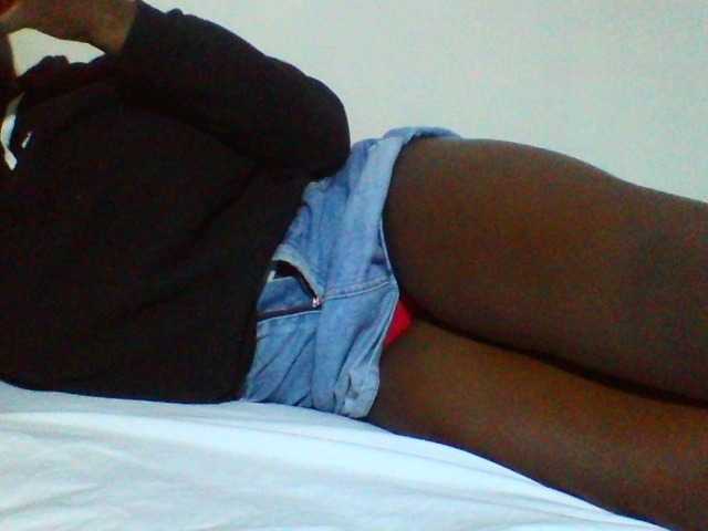 Sexyyves live cam on BongaCams