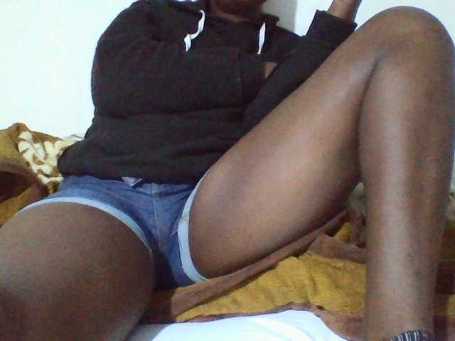 Sexyyves live cam on BongaCams