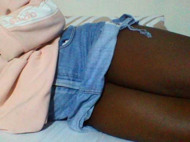 Sexyyves live cam on BongaCams