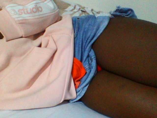 Sexyyves live cam on BongaCams