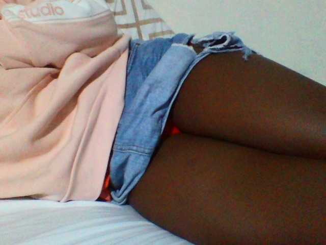 Sexyyves live cam on BongaCams