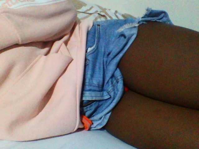 Sexyyves live cam on BongaCams