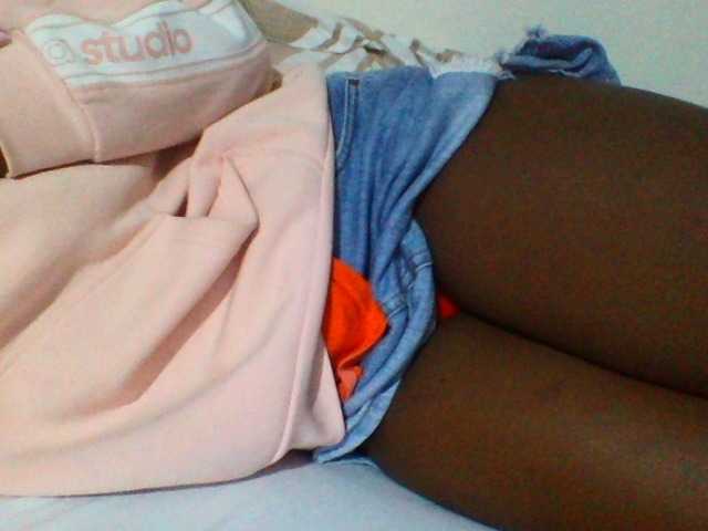 Sexyyves live cam on BongaCams