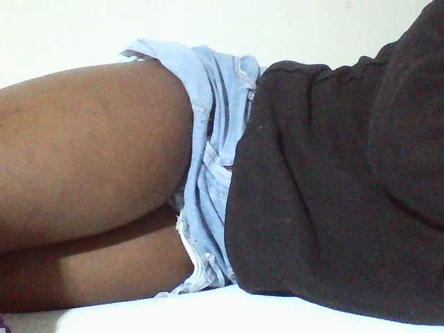 Sexyyves live cam on BongaCams