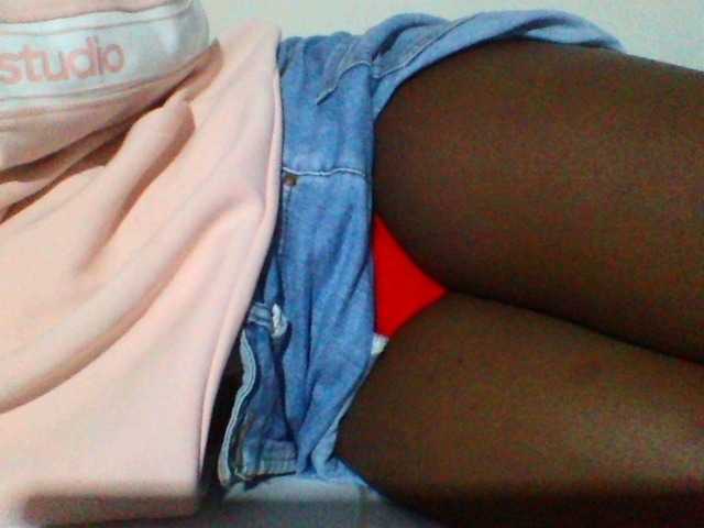 Sexyyves live cam on BongaCams
