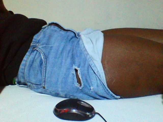 Sexyyves live cam on BongaCams