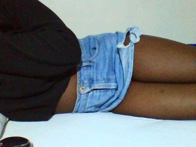 Sexyyves live cam on BongaCams