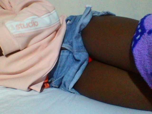 Sexyyves live cam on BongaCams