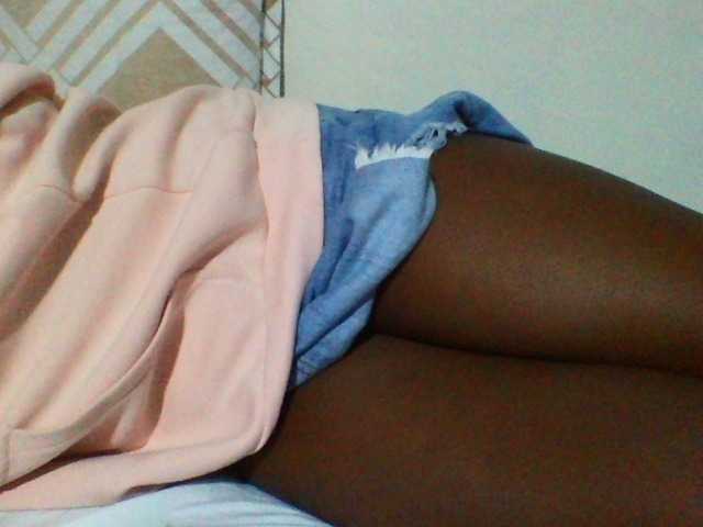 Sexyyves live cam on BongaCams