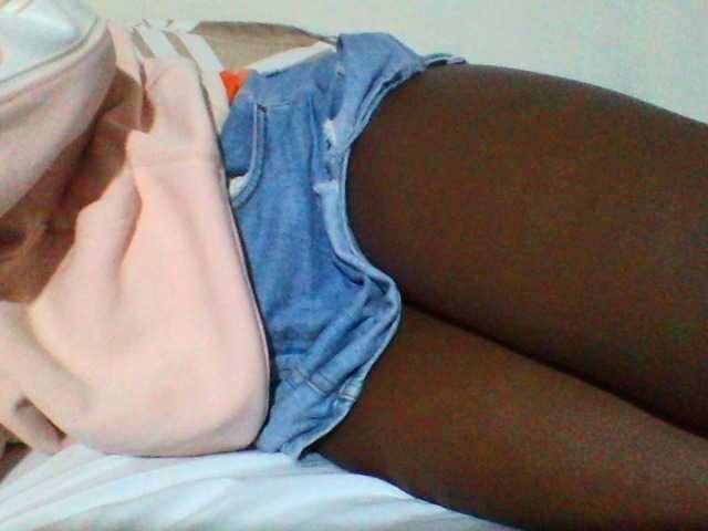 Sexyyves live cam on BongaCams