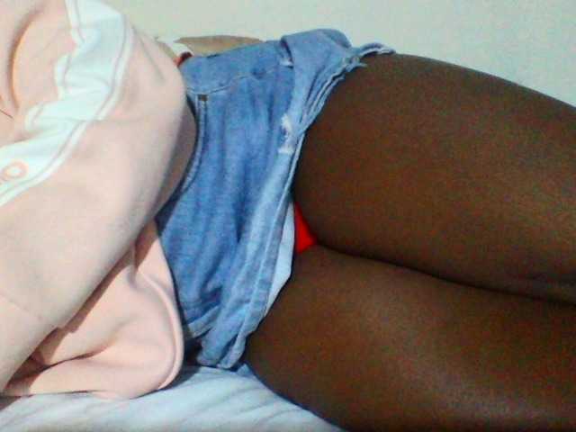 Sexyyves live cam on BongaCams