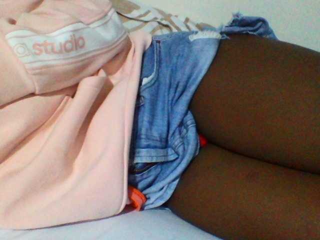 Sexyyves live cam on BongaCams