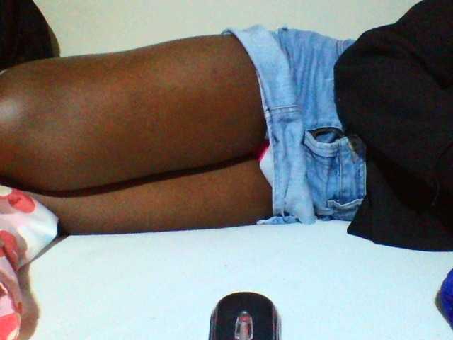 Sexyyves live cam on BongaCams
