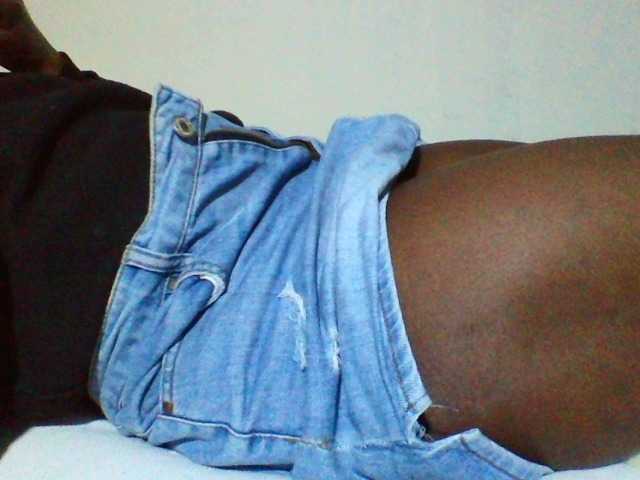 Sexyyves live cam on BongaCams