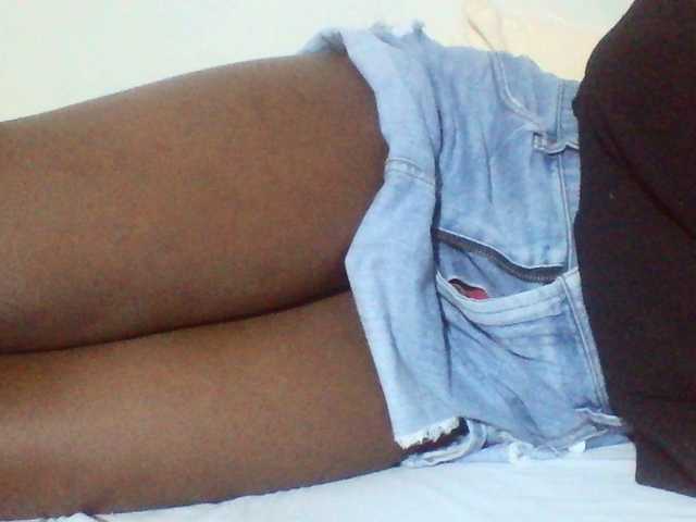 Sexyyves live cam on BongaCams