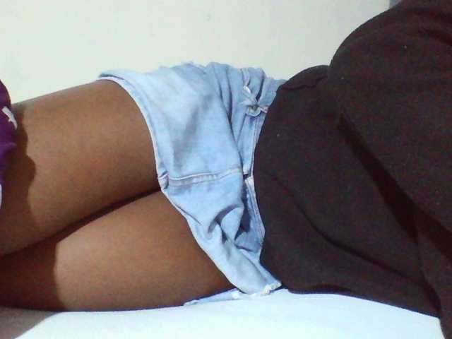 Sexyyves live cam on BongaCams
