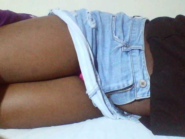 Sexyyves live cam on BongaCams