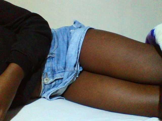 Sexyyves live cam on BongaCams