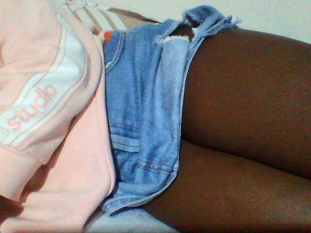 Sexyyves live cam on BongaCams