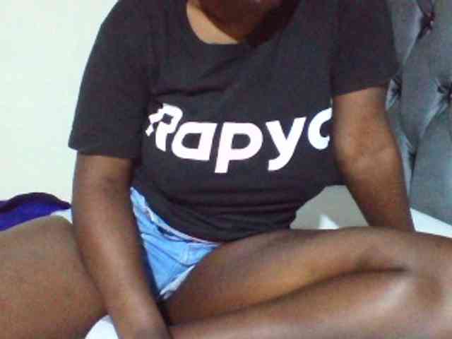 Sexyyves webcam
