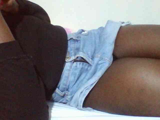 Sexyyves Live Webcam on BongaCams