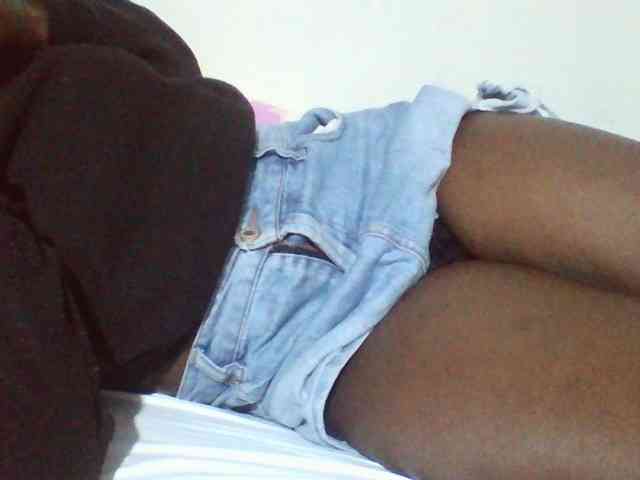 Sexyyves Live Webcam on BongaCams