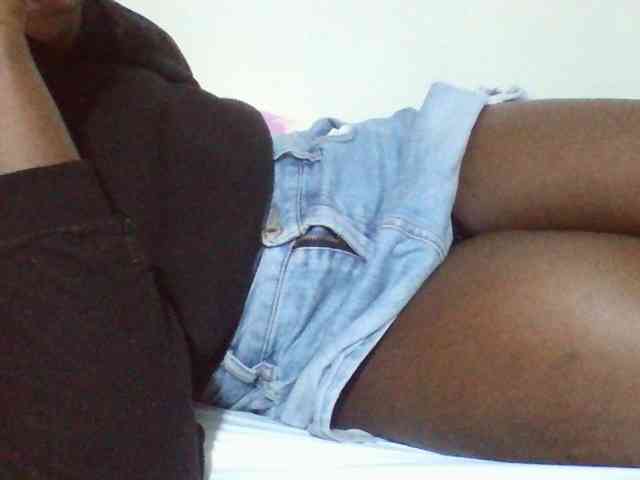 Sexyyves Live Webcam on BongaCams