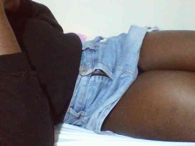 Sexyyves Live Webcam on BongaCams