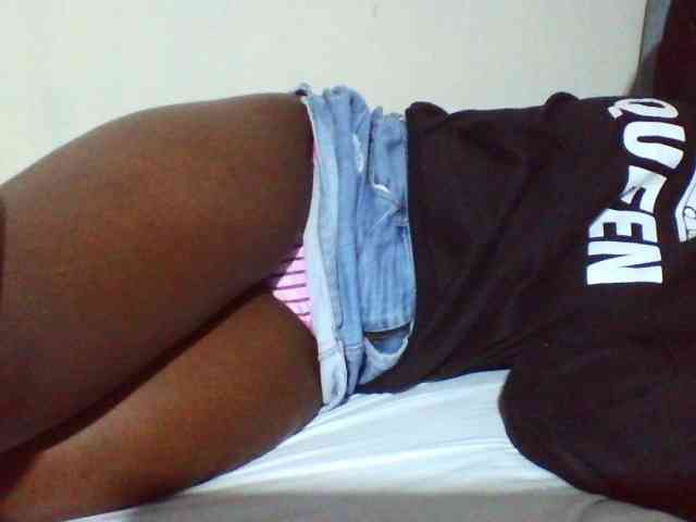 Sexyyves Live Webcam on BongaCams