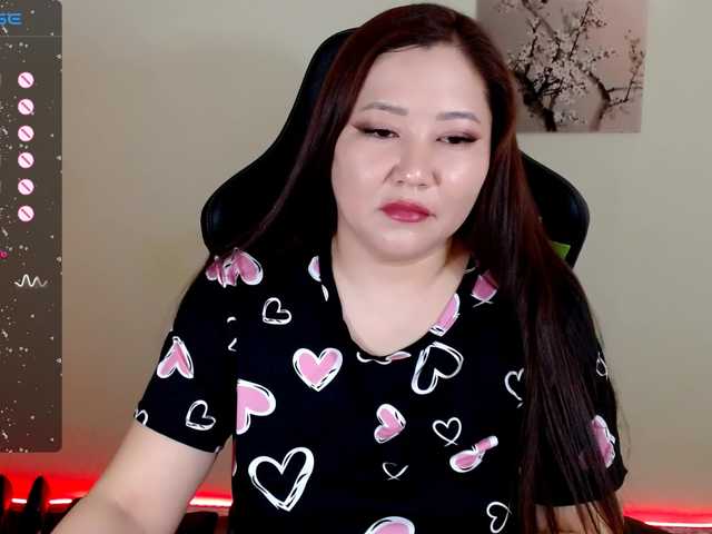 LisaAsianFlower's BongaCams show and profile