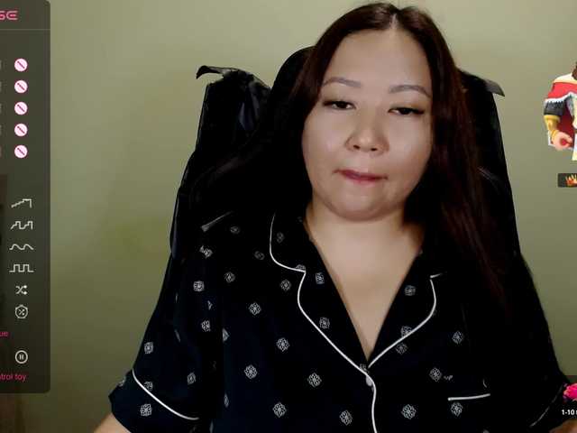 LisaAsianFlower live webcam show