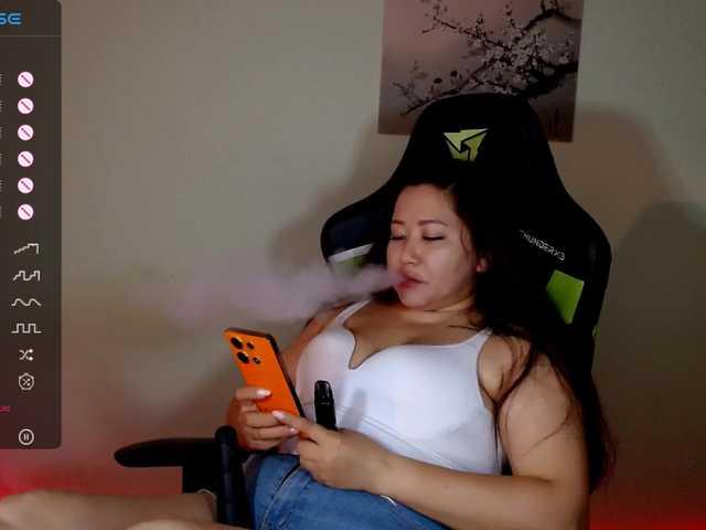 LisaAsianFlower webcam