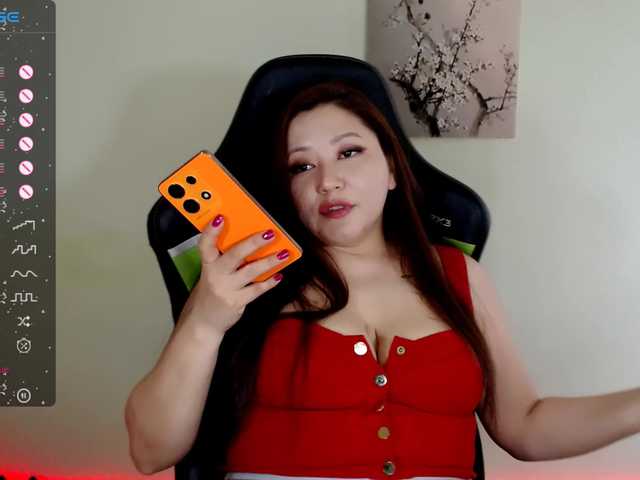 LisaAsianFlower live cam