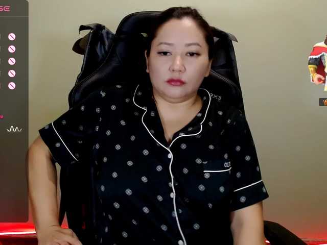 LisaAsianFlower live cam on 