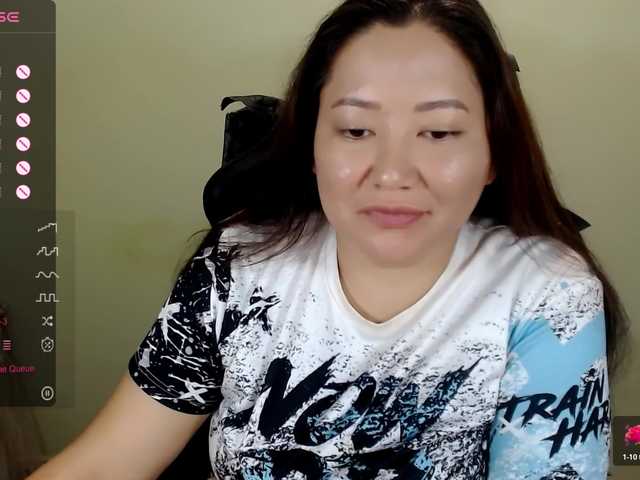 LisaAsianFlower live cam preview