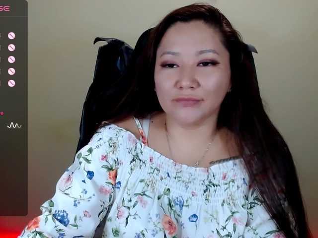 LisaAsianFlower live webcam show