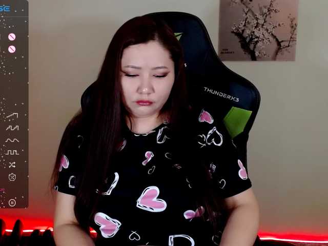 LisaAsianFlower's BongaCams show and profile