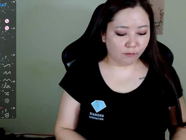 LisaAsianFlower's BongaCams show and profile