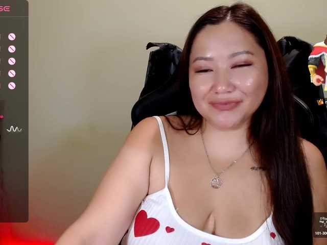 LisaAsianFlower live webcam show
