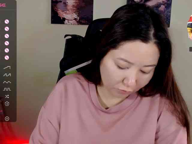 LisaAsianFlower webcam