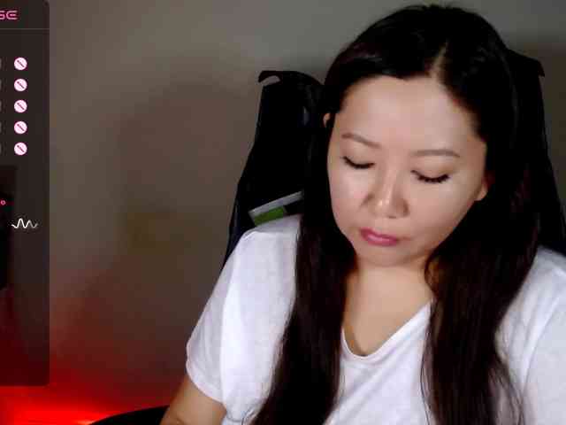 LisaAsianFlower webcam