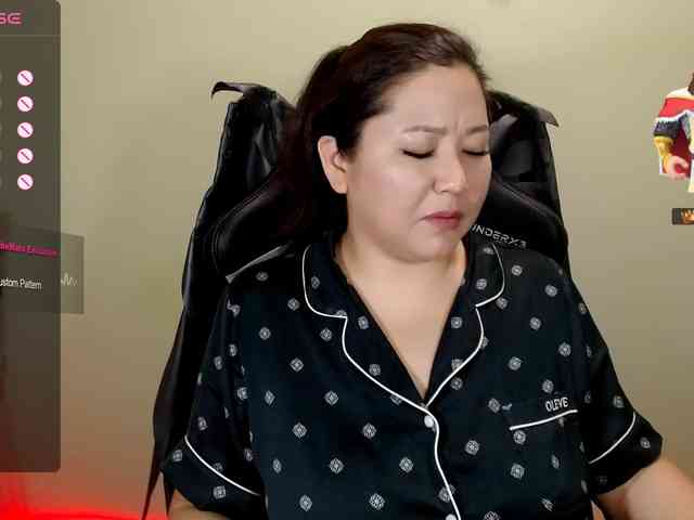 LisaAsianFlower webcam