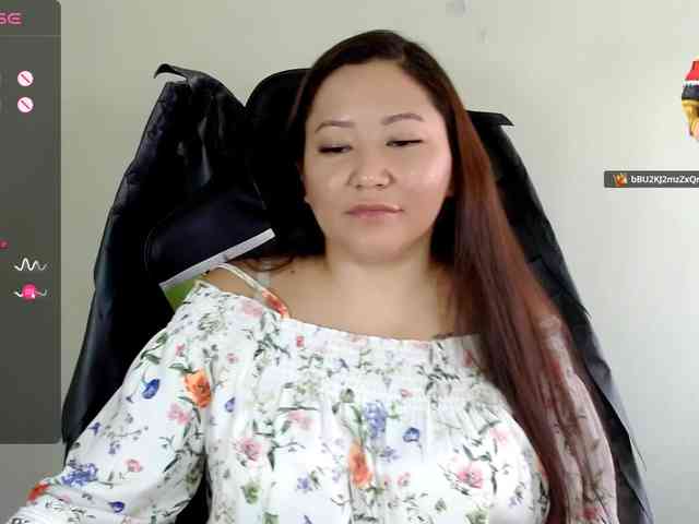 LisaAsianFlower webcam