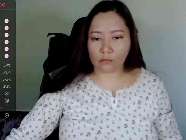 LisaAsianFlower webcam